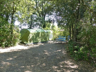 COMFORT Package with table and elect 6A : Pitch, car, tent or caravan or camping-car, electricity,