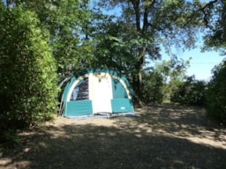 Kampeerplaats(en) - Standard Pakket : Standplaats, Auto, Tent/Caravan/Kampeerauto - Flower Camping Le Martinet Rouge
