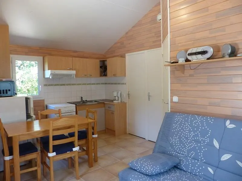 Chalet Confort 35M² 2 Chambres - Terrasse Semi-Couverte - Tv - Clim