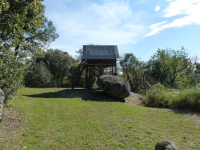 Tente Bivouac Small Standard on piles 1 bedroom (without toilet blocks)