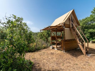 Tente Bivouac Small Standard on piles 1 bedroom (without toilet blocks)