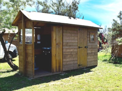 Pitch Premium Freecamp : private bathroom + private kitchen area + electricity