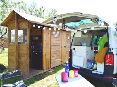 Pitch Premium Freecamp : private bathroom + private kitchen area + electricity