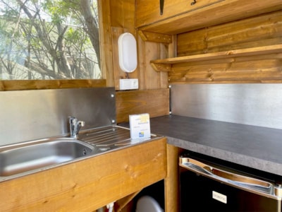 Pitch Premium Freecamp : private bathroom + private kitchen area + electricity