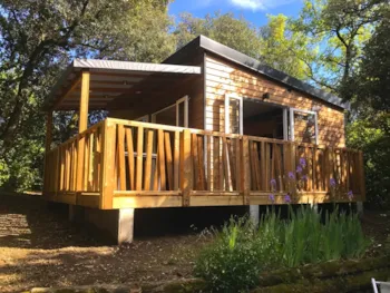 Mietunterkunft - New // Chalet Premium 28M2 - 2 Chambres - Terrasse Couverte - Tv - Flower Camping Le Martinet Rouge