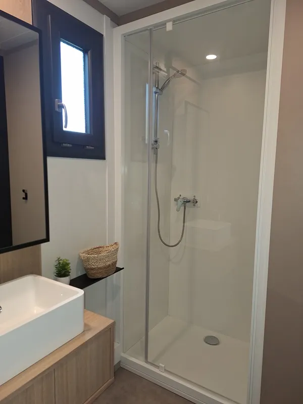 New // Chalet Premium 28M2 - 2 Chambres - Terrasse Couverte - Tv - Clim