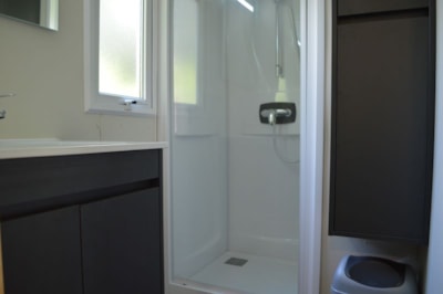 Mobil-Home Confort -28m² -2 bedrooms - semi-covered terrace - TV - Air conditioning