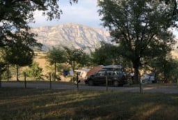 Kampeerplaats (Auto + Tent / Caravan)