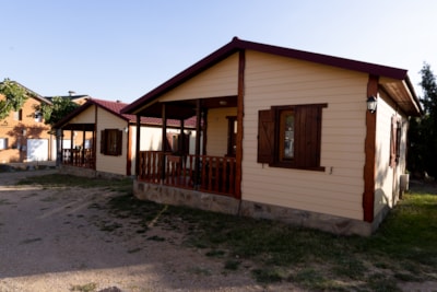 Bungalow — 5