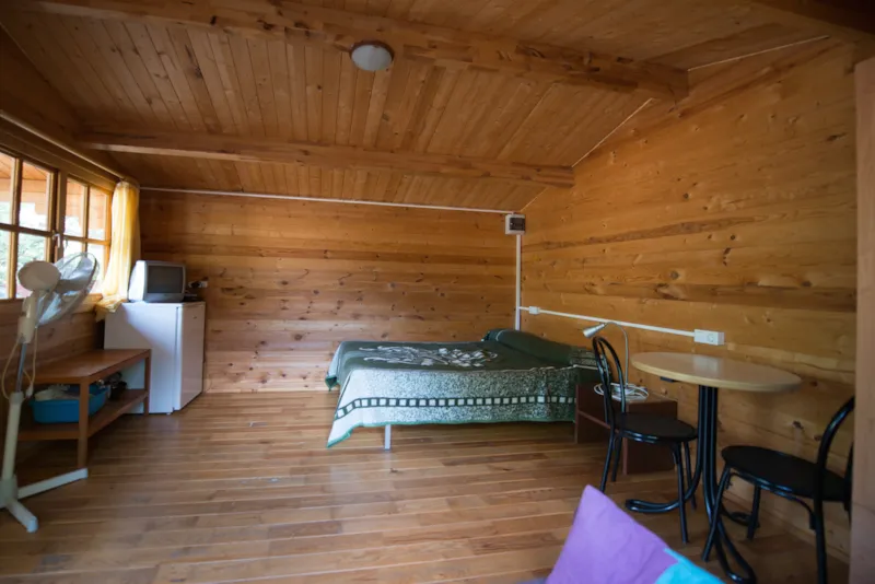 Cabane En Bois (Sans Cuisine, Ou Salle De Bains)