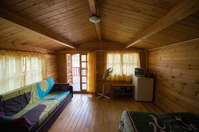 Cabane En Bois (Sans Cuisine, Ou Salle De Bains)