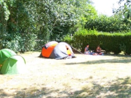 Kampeerplaats(en) - Standplaats Pakketprijs Wandelaar Per Voet Of Per Fiets Met Tent - Camping de Kernéjeune