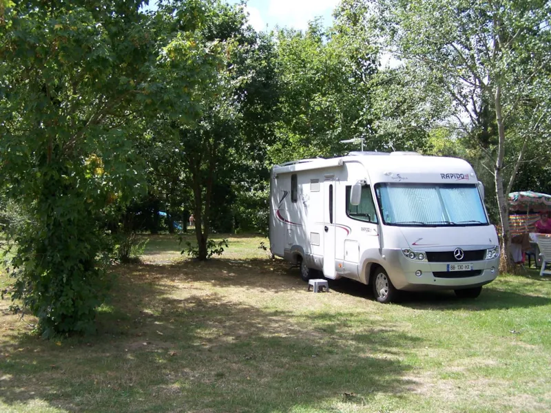 Emplacement Camping-Car De 18H À 10H Le Lendemain