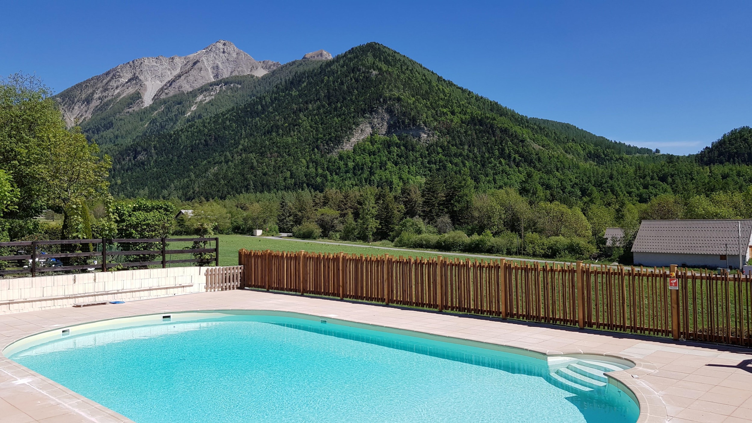 Camping Les Auches — Photo 1