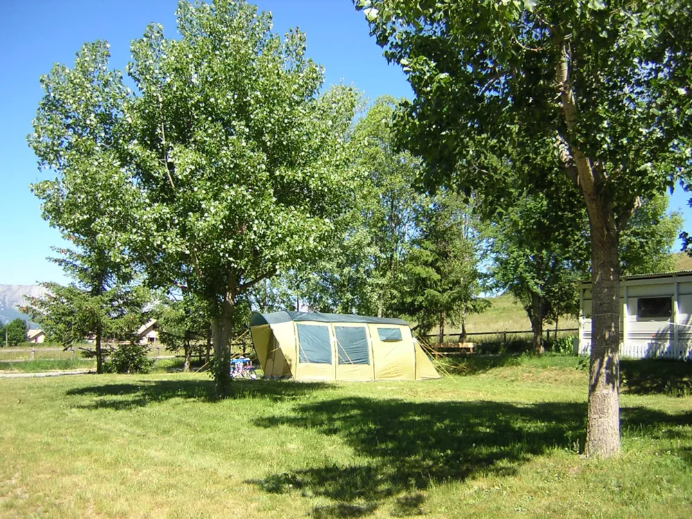 Emplacement - Emplacement 1 Voiture + Tente - Camping Les Auches