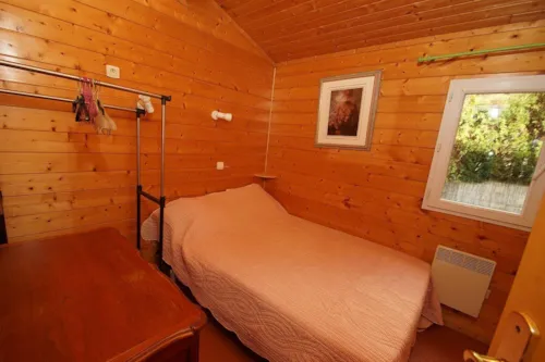 Mietunterkunft - Hütte Edelweiss 34M² - 2 Zimmer - image n°5 - Camping l'Oasis des Garrigues