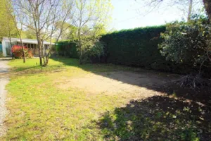 Emplacement - Forfait Campeur (tente + véhicule) - Camping l'Oasis des Garrigues