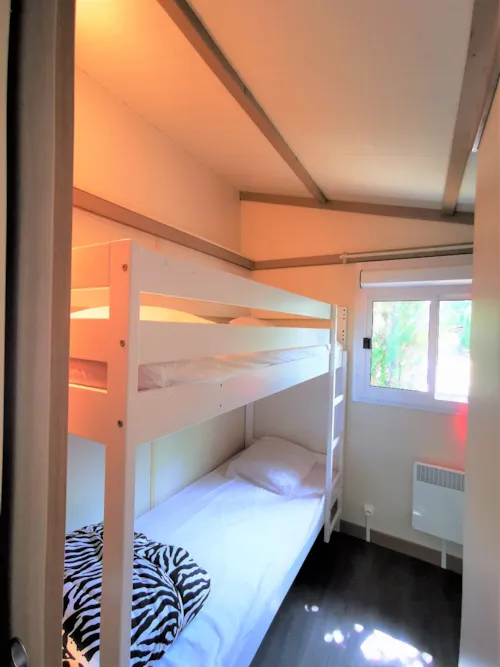 Location - Chalet Gitotel 37M² - 3 Chambres - image n°4 - Camping l'Oasis des Garrigues