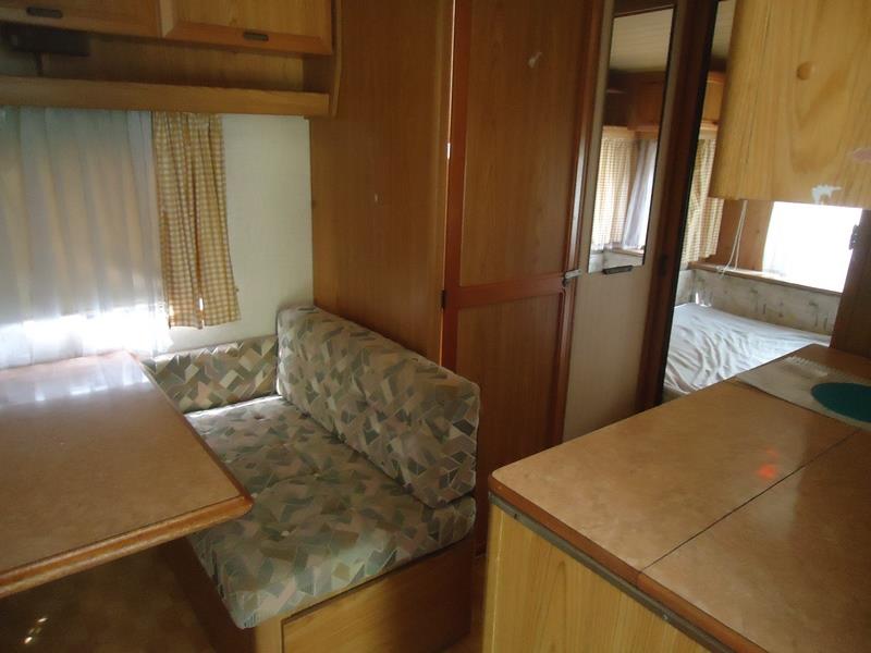 Accommodation - Caravan - Camping les Chênes