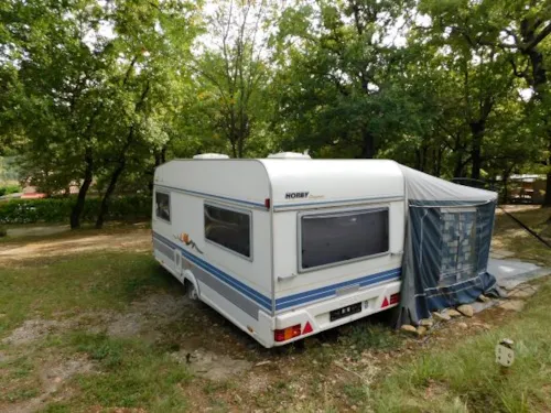 Mietunterkunft - Wohnwagen Komfort - image n°2 - Camping les Chênes