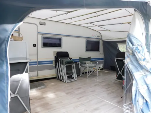 Mietunterkunft - Wohnwagen Komfort - image n°4 - Camping les Chênes