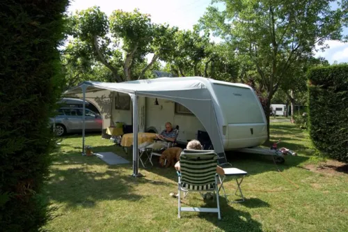 Emplacement - Emplacement Classique - Électricité 6A - image n°2 - Camping L'Ardéchois