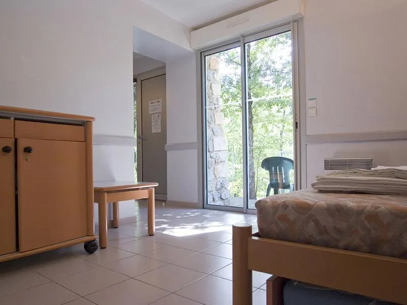 Rieusset - Appartement 1Er Étage Avec Balcon +Tv - 35M2