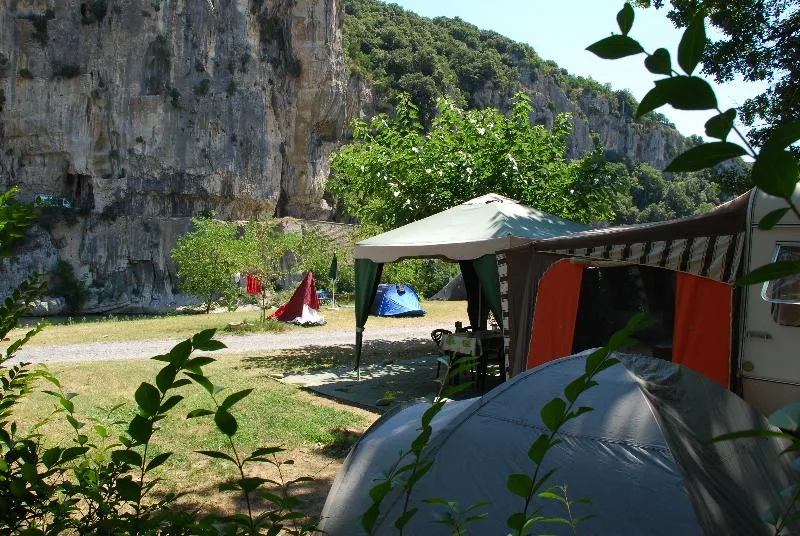 Emplacement De Catégorie 1 + Électricité À La Nuitée