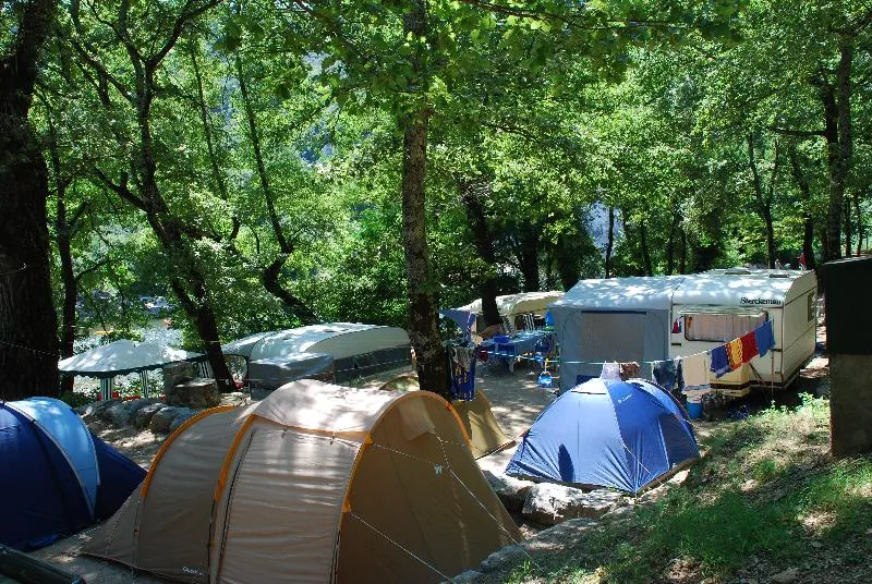 Emplacement De Catégorie 1 + Électricité À La Nuitée