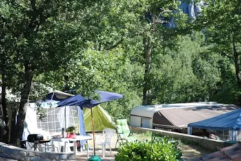 Stellplatz - Stellplatz Der Kategorie 1 Mit Stromanschluss / Pro Nacht - Domaine des BLACHAS