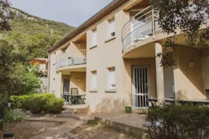 Locatif - Rieusset - Logement en rez-de-chaussée avec terrasse +TV - 35m2 - Domaine des BLACHAS