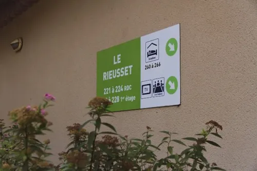 Location - Rieusset - Logement En Rez-De-Chaussée Avec Terrasse +Tv - 35M2 - image n°3 - Domaine des BLACHAS