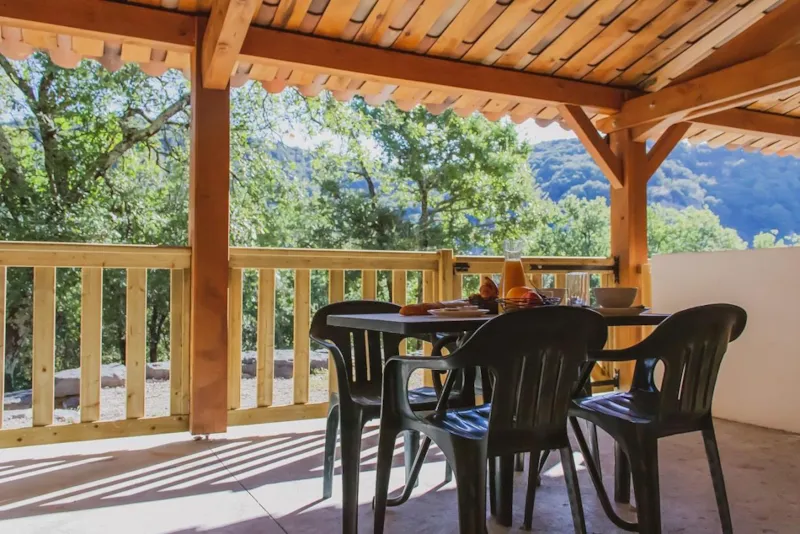 Eau Vive - Logement Avec Terrasse Couverte + Tv - 25M²