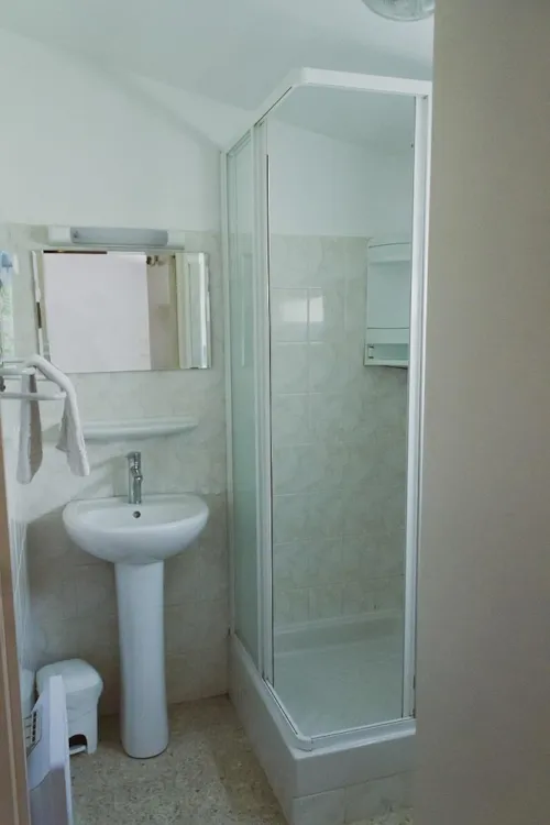 Location - Eau Vive - Logement Avec Terrasse Couverte + Tv - 25M² - image n°6 - Domaine des BLACHAS