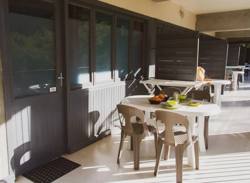 Studio 3 Places Avec Balcon + Climatisation + Tv 20 M2