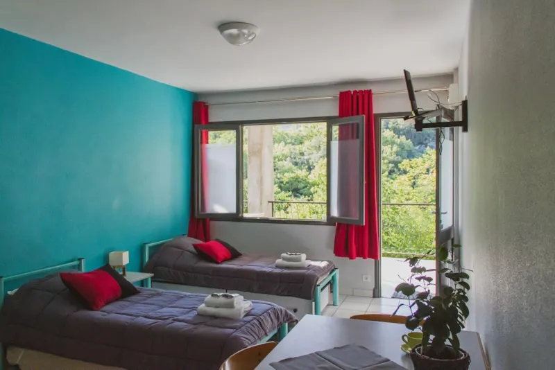 Studio 3 Places Avec Balcon + Climatisation + Tv 20 M2