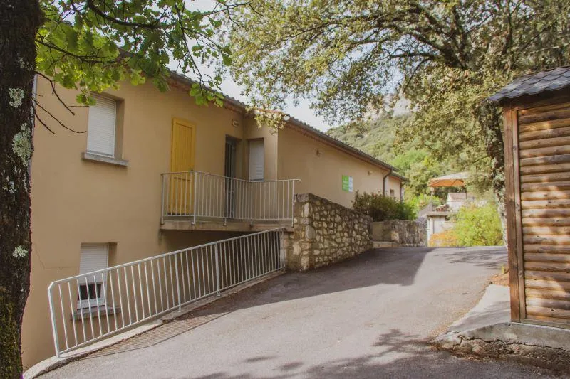 Rieusset - Appartement 1Er Étage Avec Balcon +Tv - 35M2