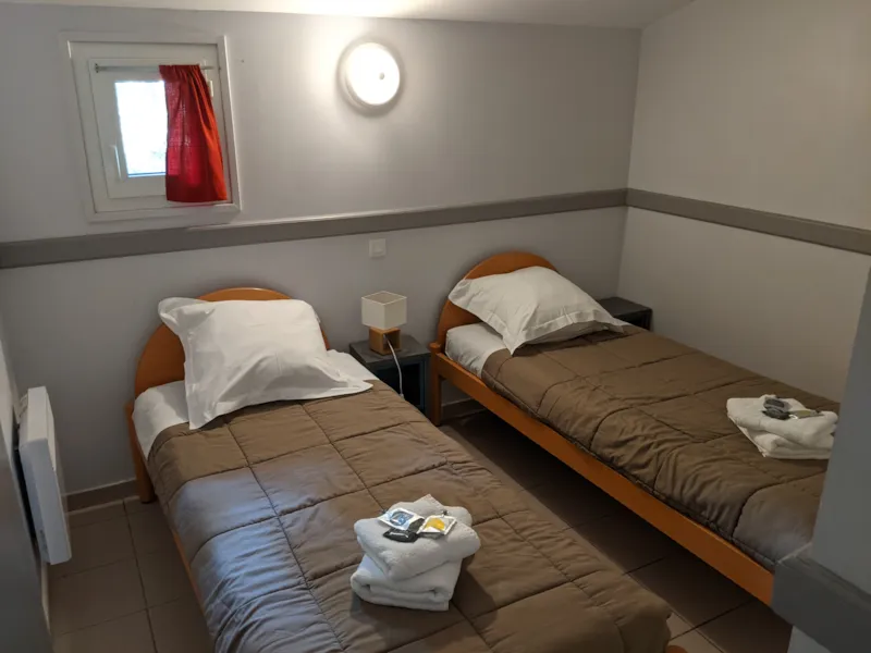 Pavillon 4 - 1 Chambre Avec Terrasse + Clim +Tv 35M²