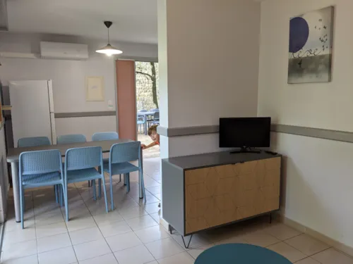 Location - Pavillon 4 Avec Vue - 1 Chambre Avec Clim + Terrasse Et Tv - image n°4 - Domaine des BLACHAS
