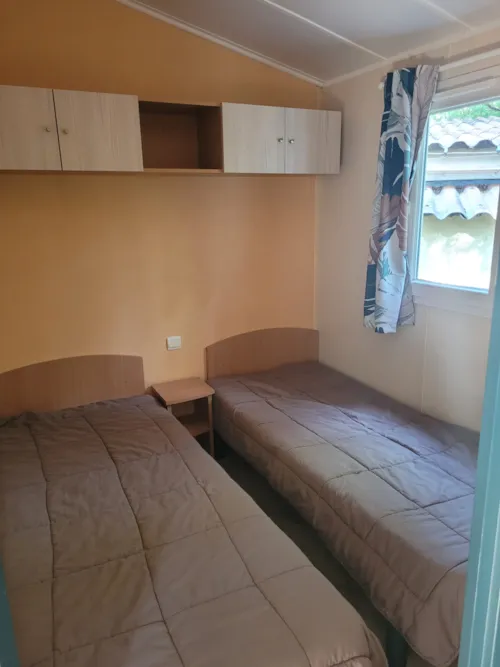 Location - Mobilhome 4/6 Confort - Avec Terrasse + Climatisation + Tv 40M² - image n°8 - Domaine des BLACHAS