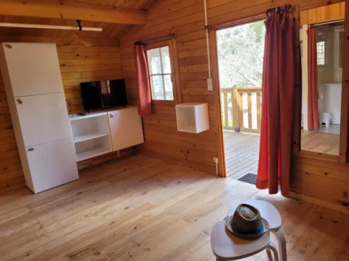 Huuraccommodatie(s) - Houten Chalet Met Terras + Airconditioning +Tv - 20M2 - image n°6 - Domaine des BLACHAS