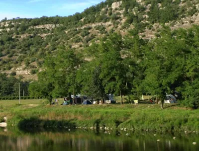 CAMPING LES PLATANES - Auvergne-Rhône-Alpes