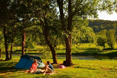 Pitch - Pitch - image n°4 - CAMPING LES PLATANES