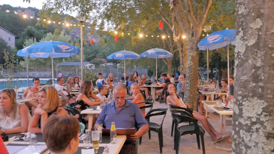 CAMPING LES PLATANES