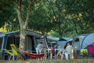 CAMPING LES PLATANES