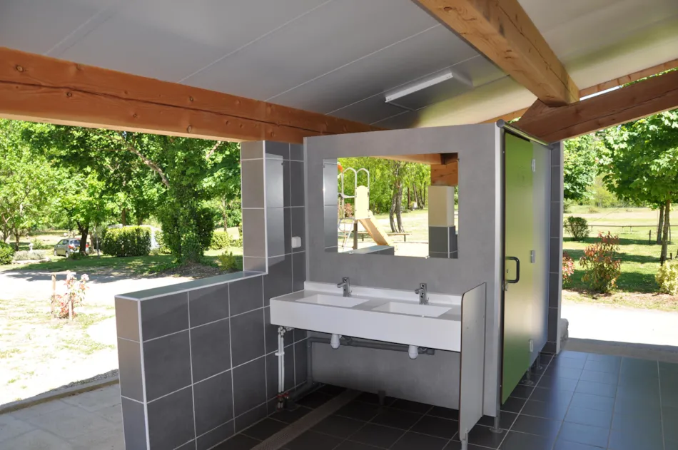 Camping Lou Rouchetou