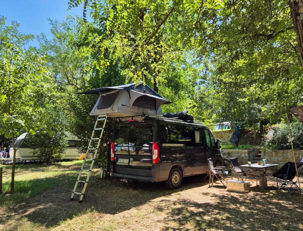 Emplacement - Emplacement Camping ( 1Véhicule, 1Tente/Caravane) - Camping Lou Rouchetou