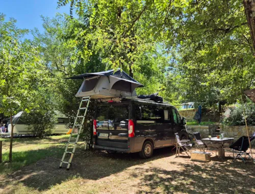 Emplacement - Emplacement Camping ( 1Véhicule, 1Tente/Caravane) - image n°3 - Camping Lou Rouchetou