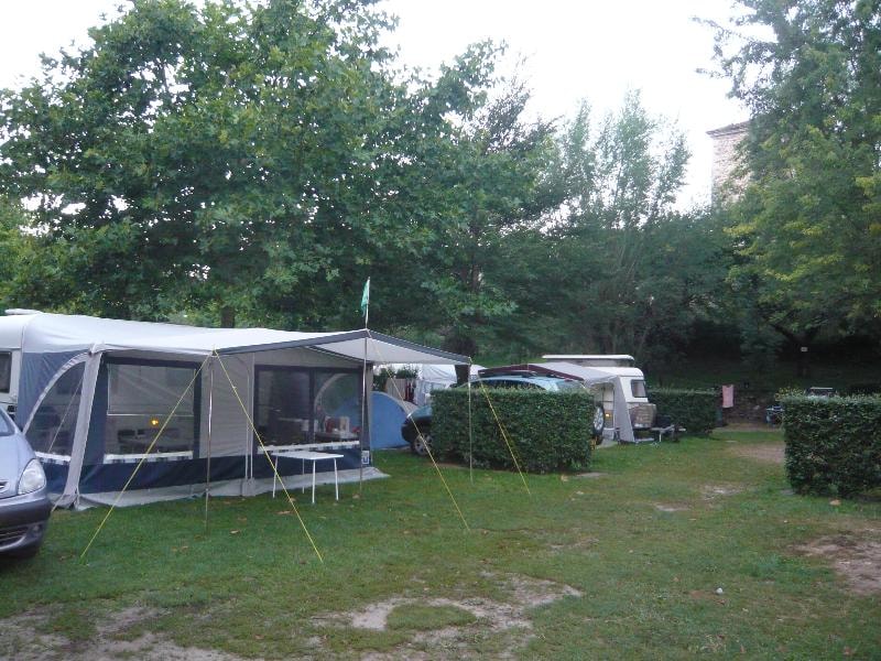 Standplaats: auto + tent/caravan of kampeerauto