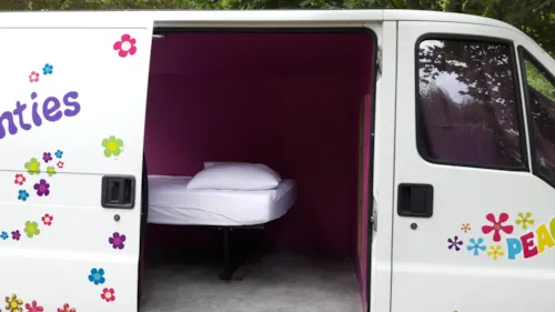 Accommodation - Fitted Van "La Seventies" - image n°4 - Camping de Retourtour